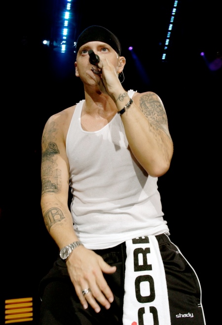 Eminem VERSUS M&Ms! | 22MOON.COM